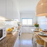 Vieira House With Sea View Apartment